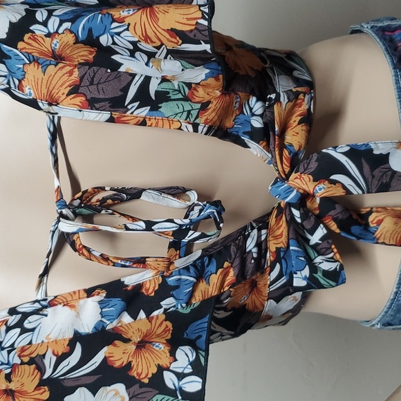 Backless Top - Picture 5 of 7